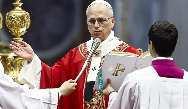El papa pide a la Iglesia «abrirse a los cambios» y «buscar nuevos caminos»