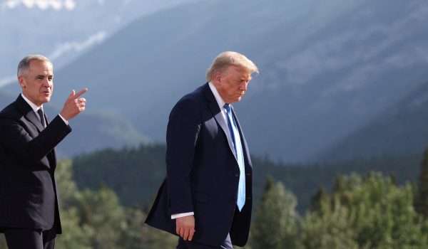 El presidente Trump partirá esta noche tras la cena con los jefes de Estado. LAPRENSA/AFP