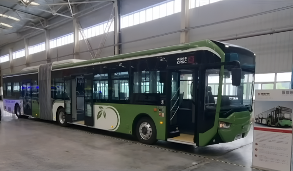 Nicaragua se prepara para implementar sistema de buses de tránsito rápido. Estas son las experiencias que tuvo El Salvador y Guatemala