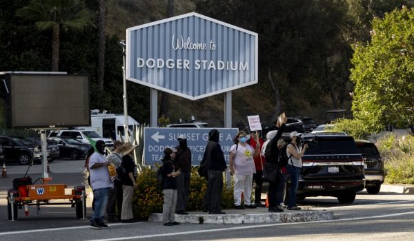 Los Dodgers de Los Ángeles niegan la entrada a su estadio a agentes migratorios