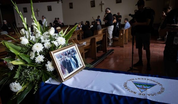 Emotiva despedida a expresidenta Violeta Barrios de Chamorro, en Costa Rica