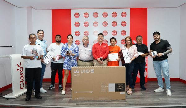 Primeros ganadores de la promoción “Solo Claro premia a mamá y Papá”