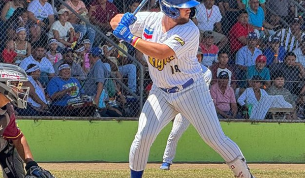 Los Tigres de Chinandega sellan su boleto para la segunda vuelta del Pomares