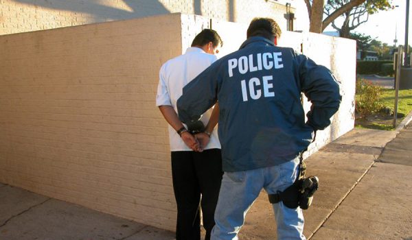 ¿Por qué sí hay oportunidad de quedarse en EE. UU. aunque sea detenido por el ICE?