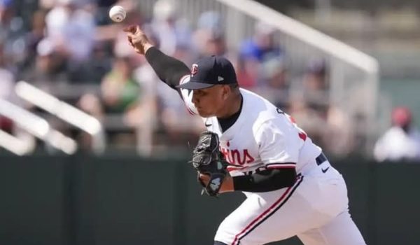 Erasmo Ramírez dominó con facilidad a dos prospectos firmados por varios millones de dólares