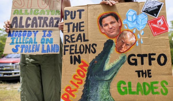 Masiva protesta contra cárcel migratoria ‘Alligator Alcatraz’ en vísperas de su apertura