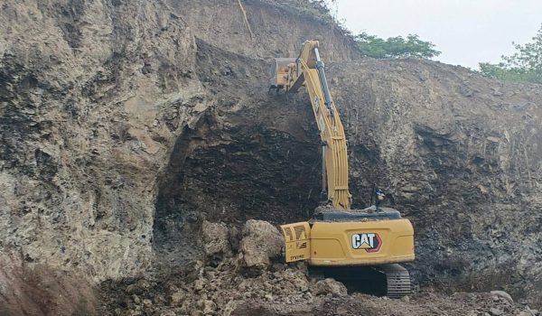 Hombre muere soterrado mientras operaba una retroexcavadora en Matagalpa