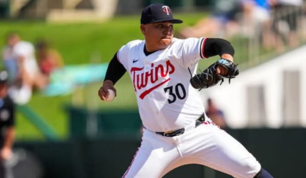 Erasmo Ramírez extiende su buen momento con los Mellizos en las Grandes Ligas