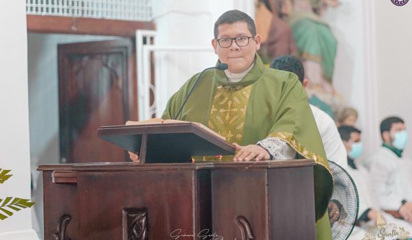 Diócesis de León remueve a su canciller en medio de rumores de que sostiene una relación sentimental