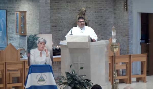 Celebran misa en Maryland, por el descanso de Violeta Barrios de Chamorro