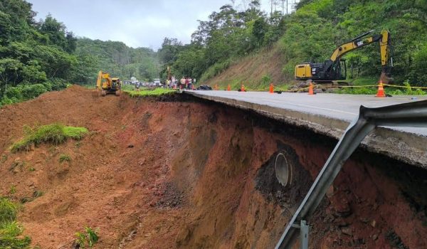 Socavón inhabilita tramo cerca del kilómetro 320 de la carretera Nueva Guinea-Bluefields