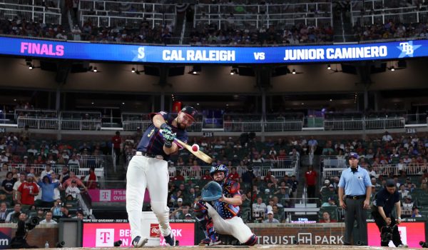 Justo como lo anticipó hace 20 años, Cal Raleigh es el campeón del Home Run Derby