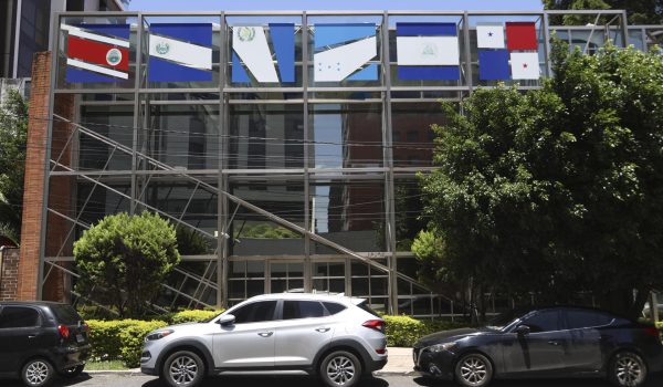 Centroamérica da pasos firmes a una mayor integración comercial con promoción de programas