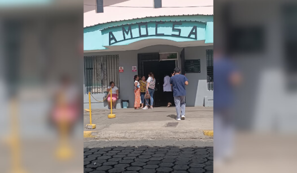 Así fue el cierre abrupto de la clínica Amocsa, en Chinandega