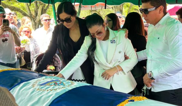 Irlanda Jerez en sepelio de su hija: Este es el momento más difícil de mi vida