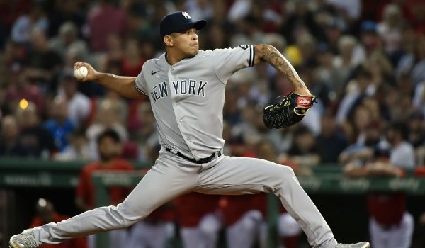 Jonathan Loáisiga luce sólido frente a unos encendidos Azulejos que bajan a los Yanquis