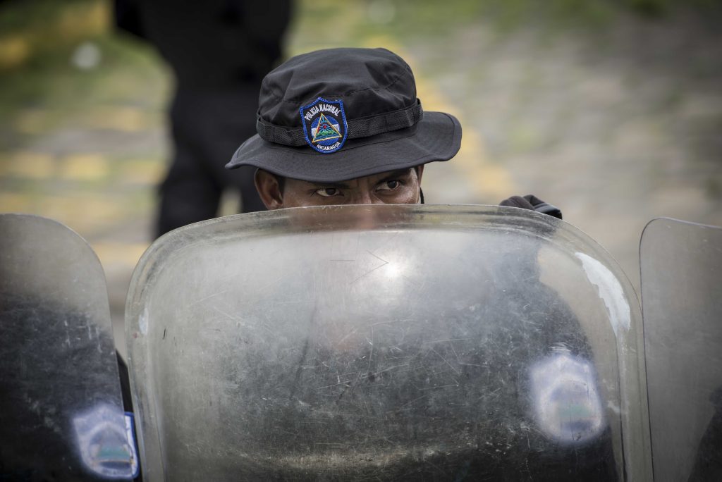 policias y espías
