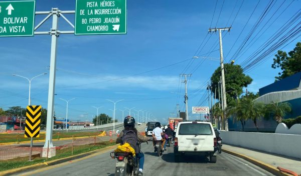 Media hora para recorrer dos kilómetros, mientras inauguración del paso a desnivel de Carretera Norte sigue postergándose