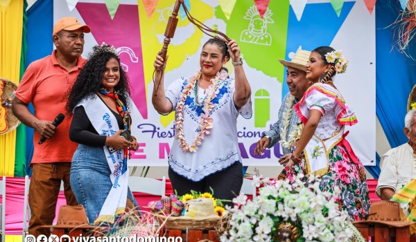 Nombran a Reyna Rueda como mayordoma de las fiestas de Santo Domingo por sexto año consecutivo