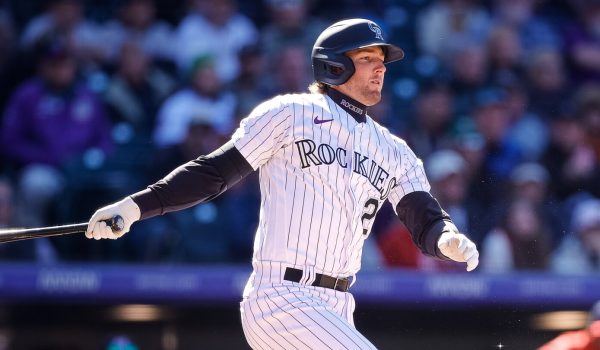 Yanquis adquieren a un tercera base desde los Rockies de Colorado