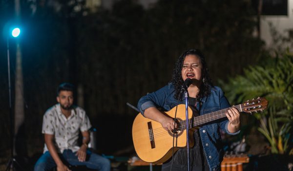 «Quiero cantar mi canción en Monimbó»: Olguita Acuña, cantante en el exilio que lanzó una canción en conmemoración al 2018