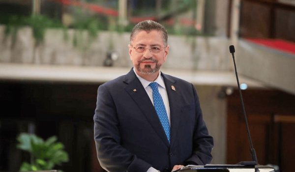 La mala hora de Rodrigo Chaves