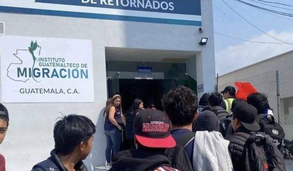 Guatemala ofrece asilo a nicaragüenses deportados por Estados Unidos