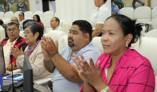 Asamblea Nacional aprueba otra ley que obliga a los trabajadores públicos a participar en actividades partidarias mes a mes