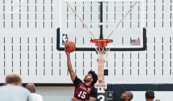 Norchad Omier persigue la NBA y jugosos beneficios en la Liga de Verano