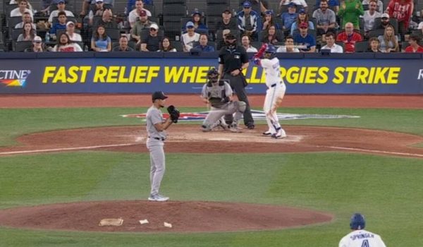 Jonathan Loáisiga no puede salir del momento que vive ante los Azulejos de Toronto