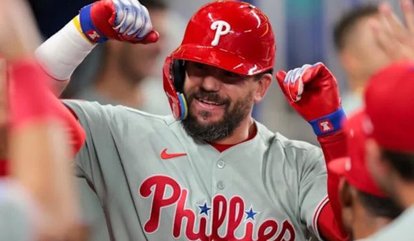 El hit número 1,000 de la carrera de Schwarber es, ¿qué otra cosa?, un Schwarbomb