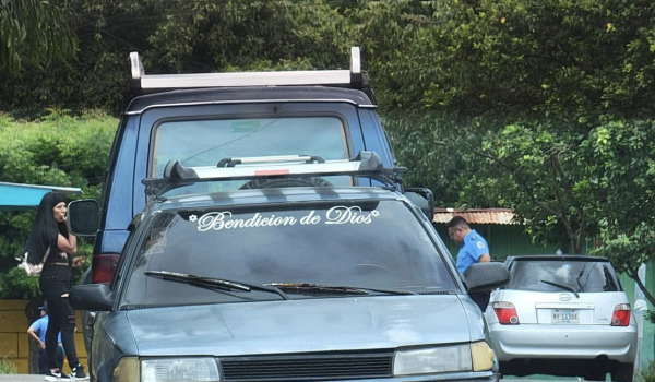 Hallan dos cadáveres dentro de un vehículo en Ticuantepe
