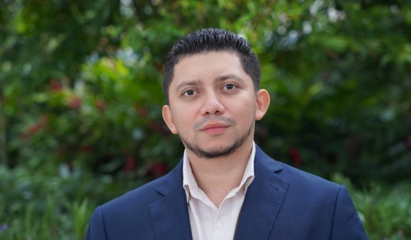 Entre duelos y esperanza: la historia del defensor Yader Valdivia