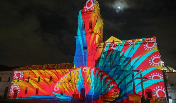 Leyendas, historia y cultura: Quito se ilumina con su festival de ‘mapping’ Luz de América
