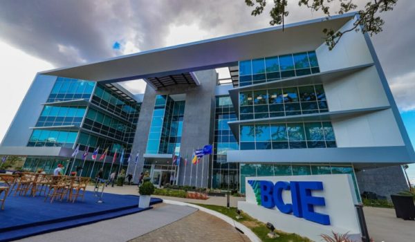 El BCIE no deja «morir» financieramente a Ortega, le da más dinero