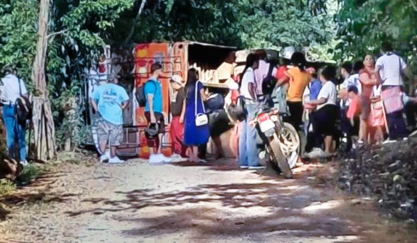 Siete pasajeros lesionados por vuelco de bus en Villanueva