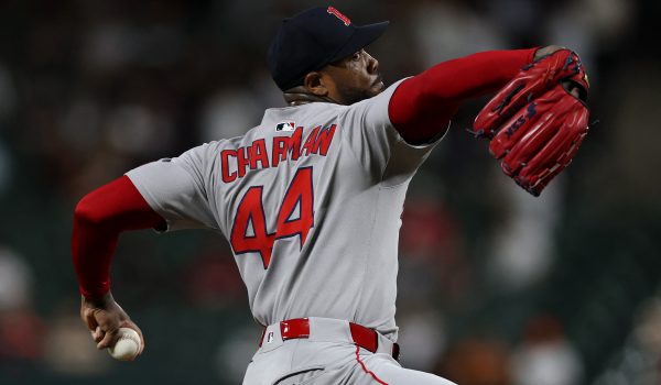 Boston asegura a Aroldis Chapman con una extensión en medio de su mejor temporada