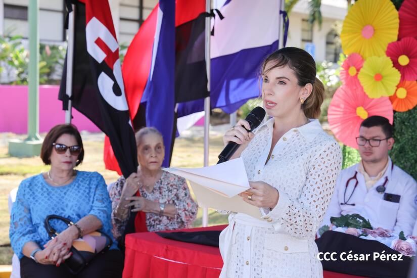 Personal médico obligado a rendir tributo a la dictadura Ortega Murillo en Nicaragua. 
