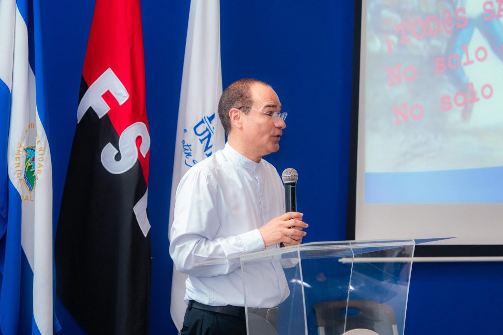 El diputado Carlos Emilio López en Keiser University