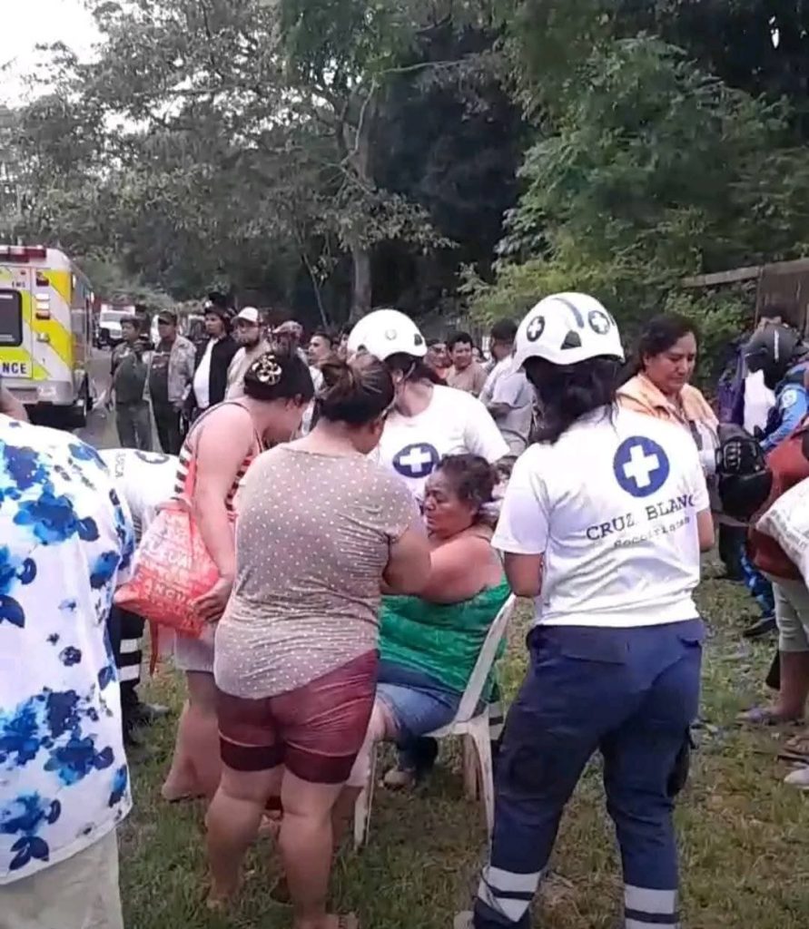 Los lesionados fueron asistidos por socorristas de la Cruz Blanca (antes Cruz Roja). Foto: Facebook/Noticias Nicaragua Nacional