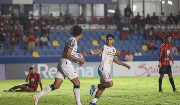 El Diriangén cae en Panamá, pero sigue con vida en la Copa Centroamericana