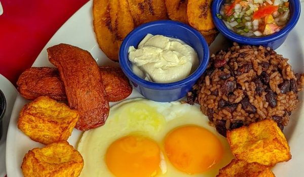 Desayuná con Claro Club y Las Brasas