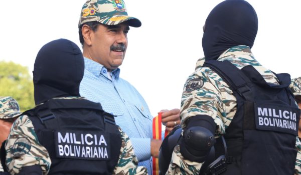 Maduro incorpora la Milicia a organizaciones civiles y policiales tras «amenazas» de EEUU