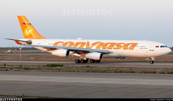 El avión YV1004 de Conviasa, un Airbus A340-200, con 32 años de operación. Actualmente es un modelo de aviones muy poco utilizado. Foto: Jetphoto. LA PRENSA.