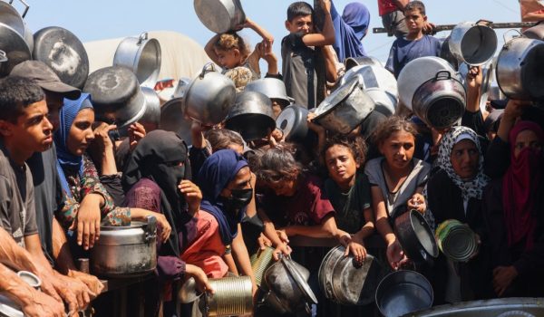 ONG afirma que los niños de Gaza están demasiado débiles para llorar