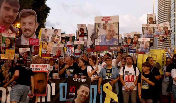 Decenas de miles protestan en Tel Aviv contra la guerra y piden liberar a los rehenes