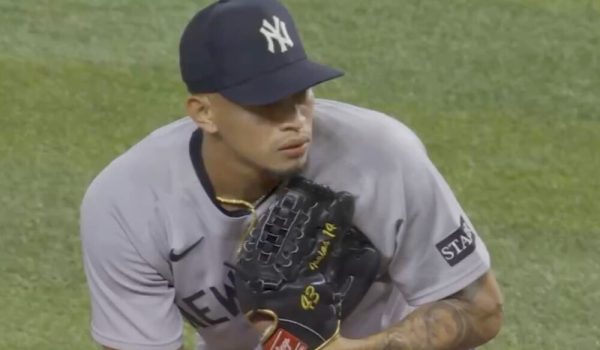 Jonathan Loáisiga tiene un relevo titubeante ante los Marlins de Miami