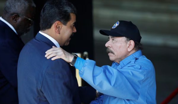 Esta semana Estados Unidos duplicó a 50 millones de dólares la recompensa por información que conduzca a la captura de Nicolás Maduro. LA PRENSA/Reuters