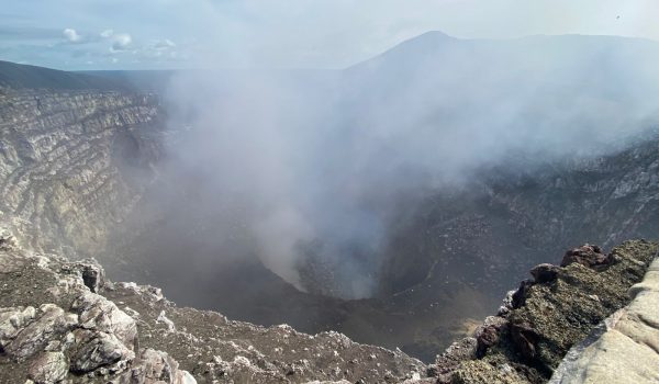Ineter reporta desprendimiento en la pared interior del cráter Santiago del Volcán Masaya