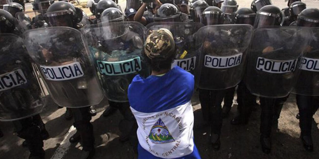Manifestante protestas